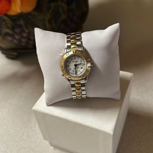 Vintage Women’s Guess® Watch 💛🩶